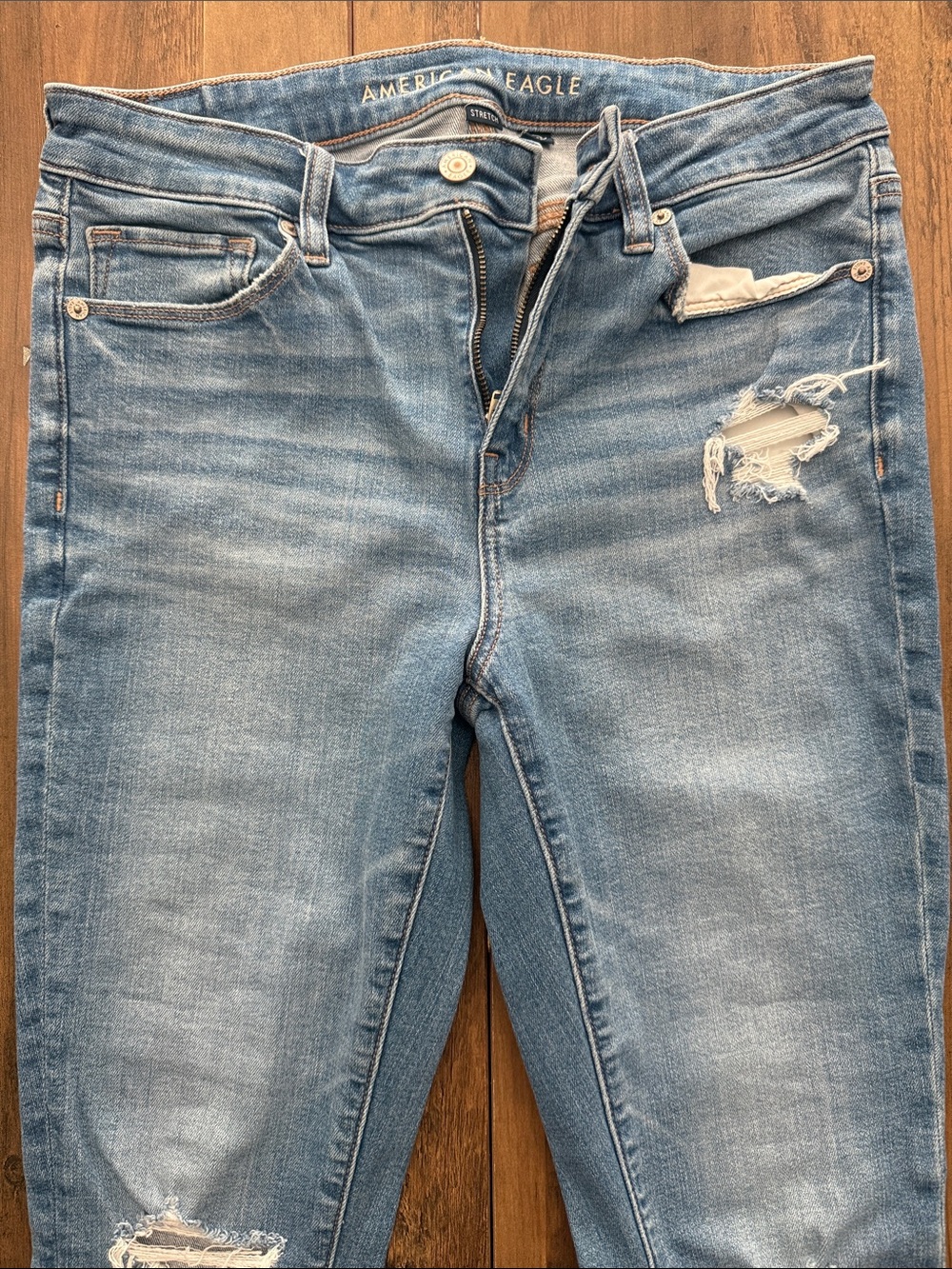 American Eagle Outfitters Light Blue Distressed Skinny Jeans